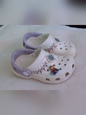 Crocs Kids White & Lavender Snowflake with Character Charm C9